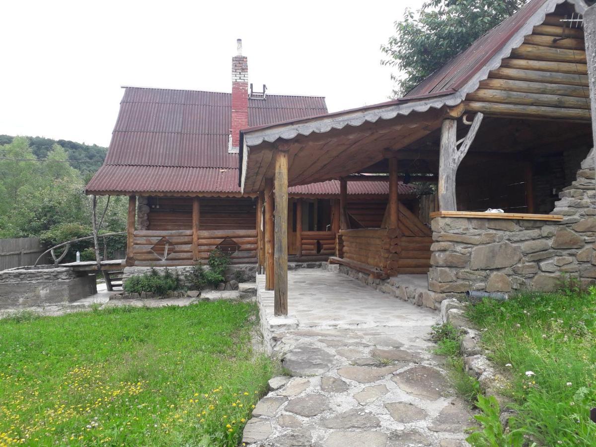 "Бджілка" І " Садиба Для Відпочинку" Lyuta Exterior foto