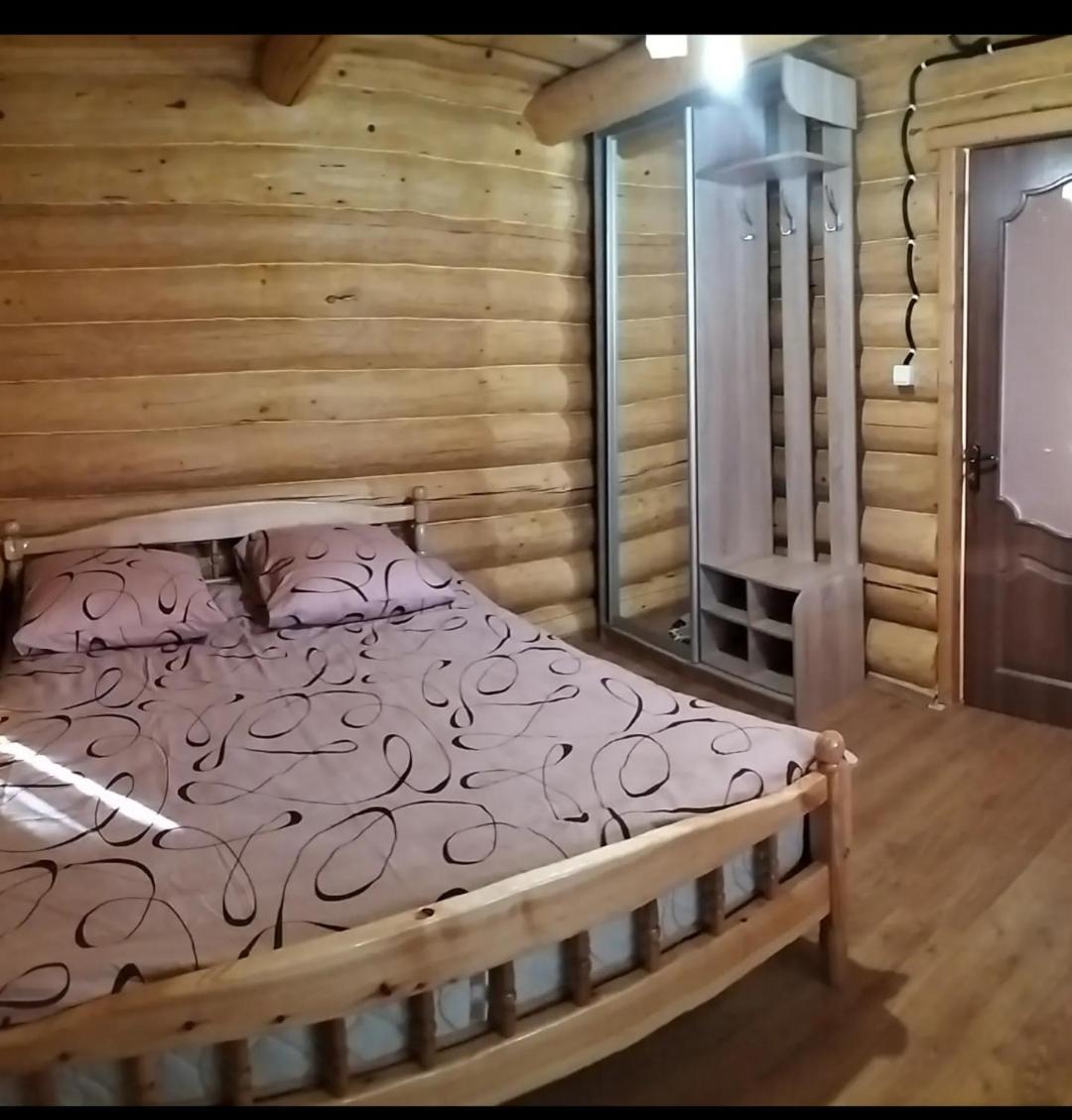 "Бджілка" І " Садиба Для Відпочинку" Lyuta Exterior foto
