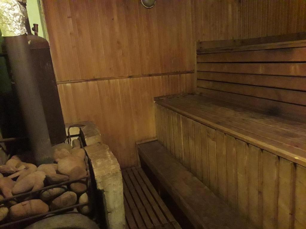 "Бджілка" І " Садиба Для Відпочинку" Lyuta Exterior foto